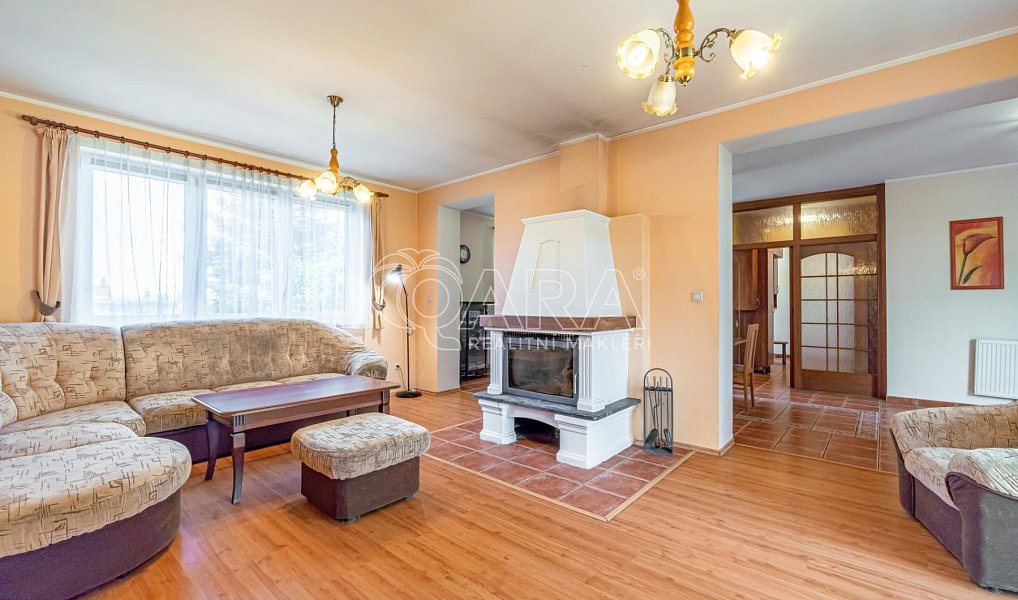 Prodej domu 209 m² s pozemkem 1 132 m², Zlosyň – náhled fotky 9