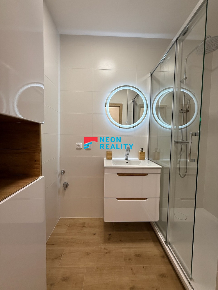 Pronájem bytu 3+kk 64 m² — photo 2