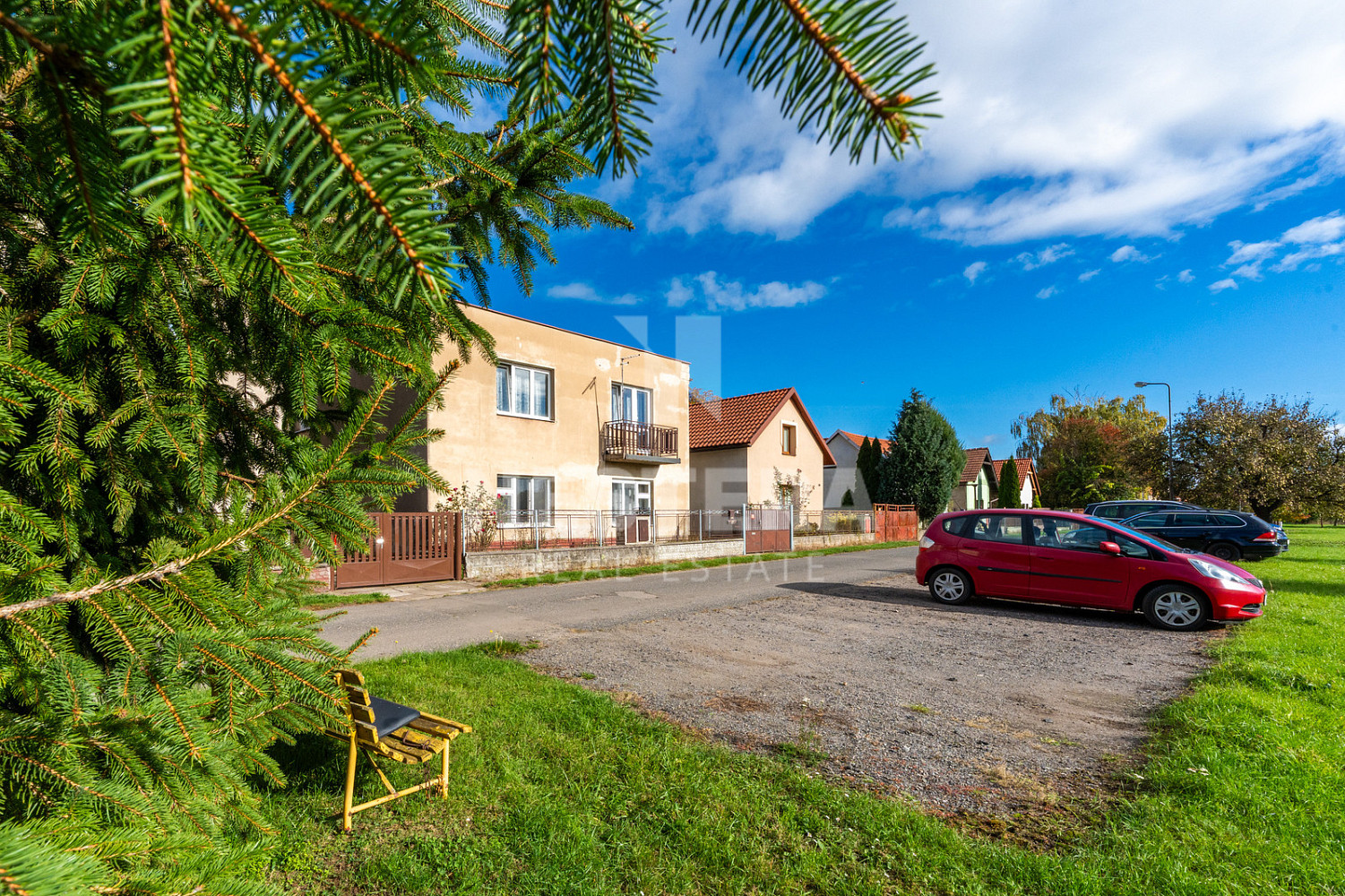 Prodej domu 174 m² s pozemkem 902 m² – fotografie 2