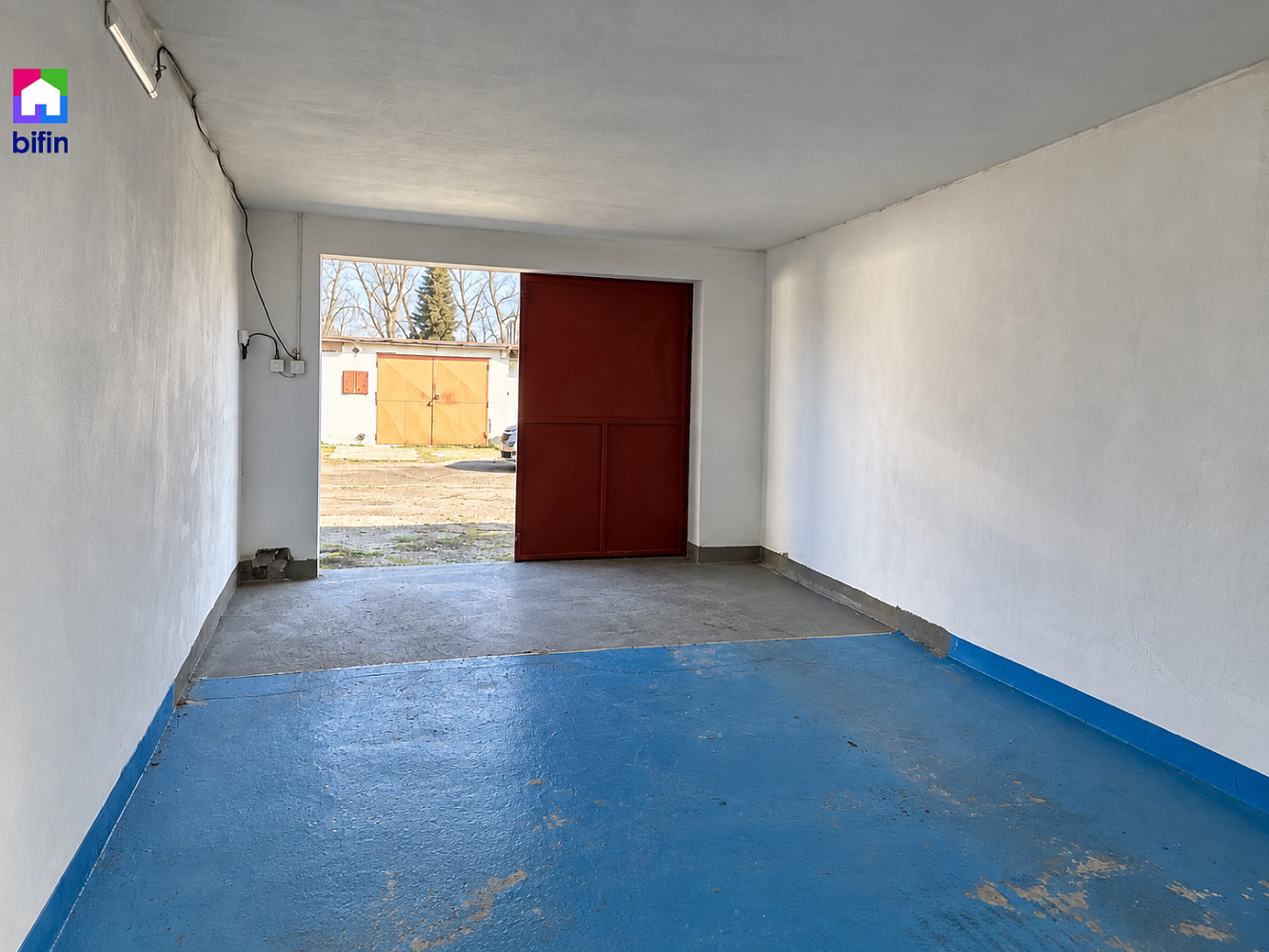 Prodej garáže 25 m² – fotografie 3
