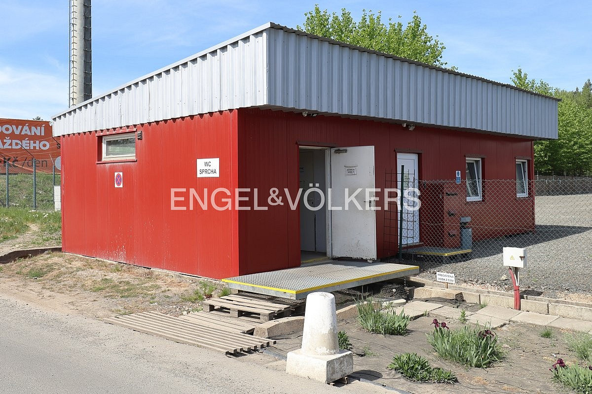 Pronájem komerčního objektu (jiného typu) 2 000 m² – fotografie 3
