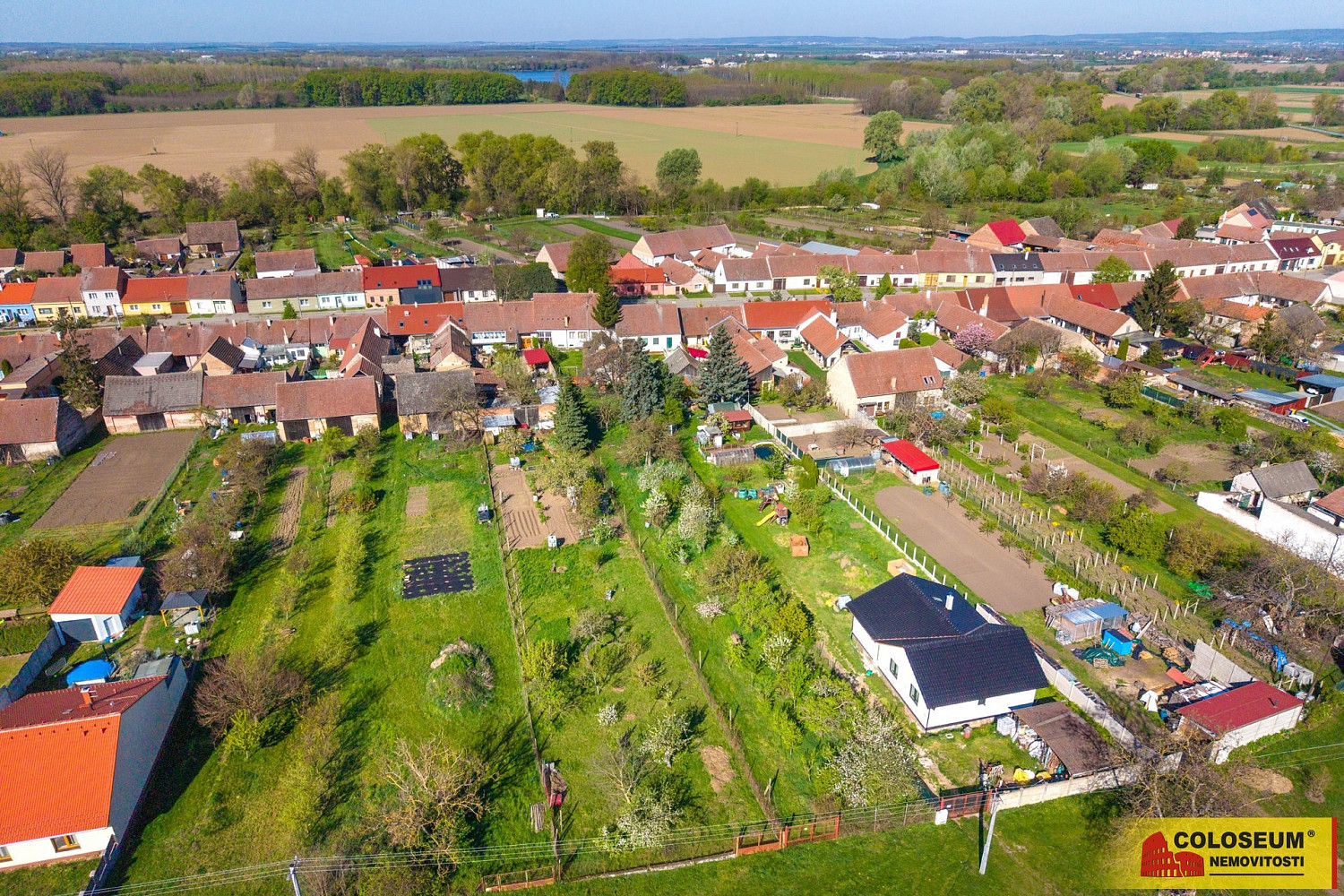 Prodej stavebního pozemku 600 m² – fotografie 3