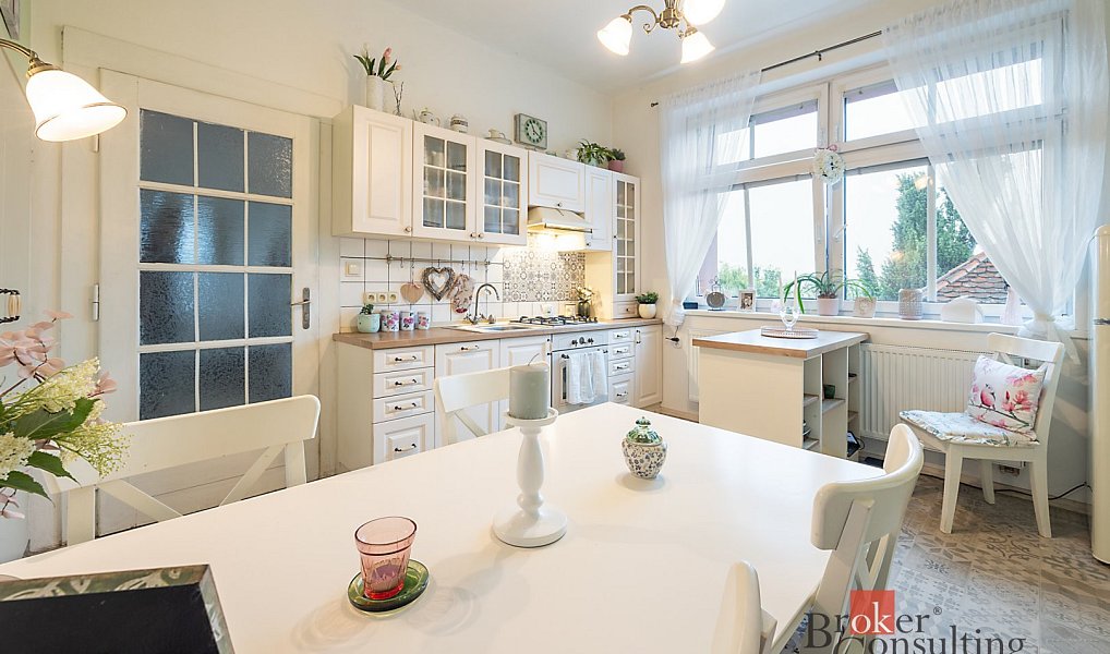 Prodej domu 228 m² s pozemkem 700 m², Sadská – náhled fotky 7