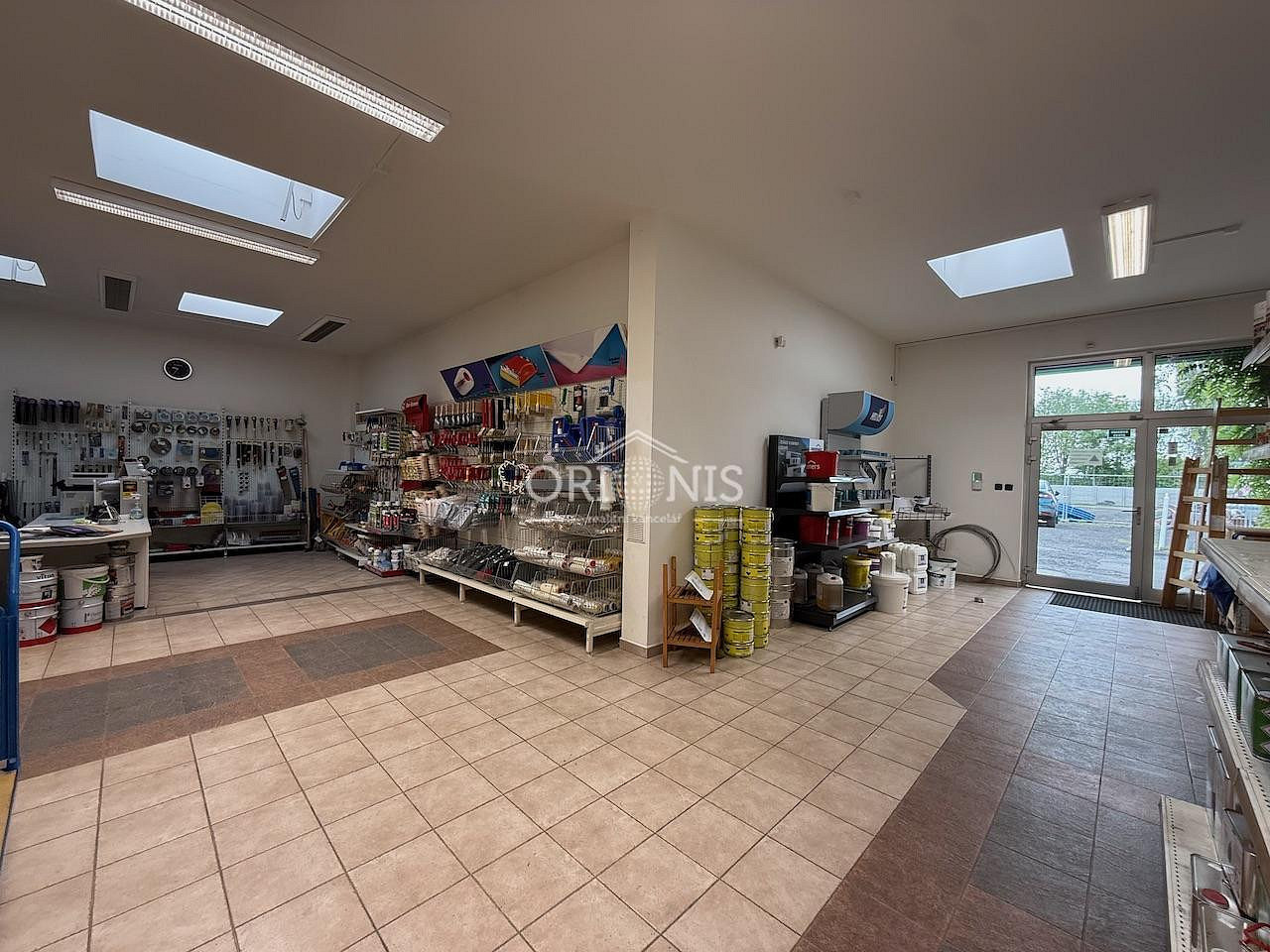 Pronájem obchodních prostor 217 m² — photo 2
