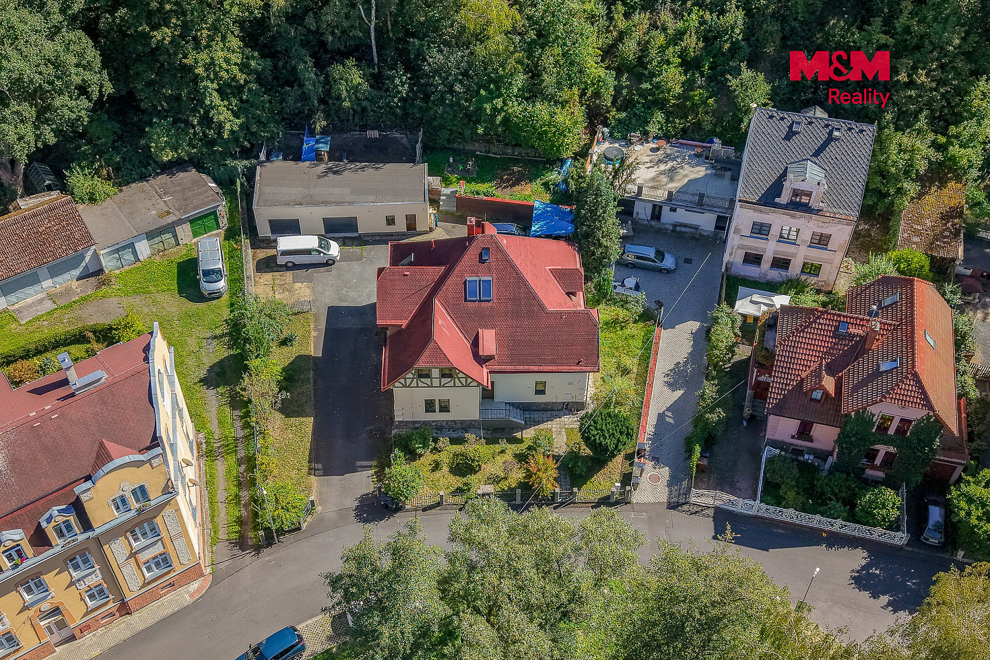 Prodej nájemního domu, činžáku 486 m² – fotografie 2
