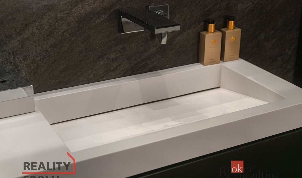 Prodej domu 268 m² s pozemkem 720 m², Úherce – náhled fotky 34