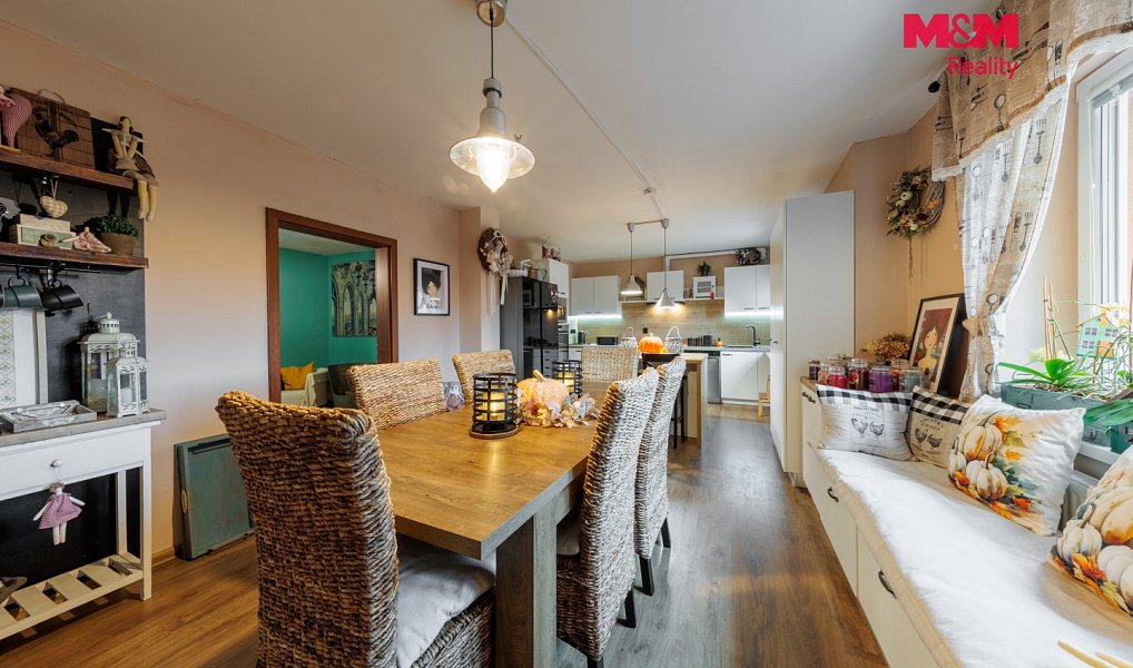 Prodej domu 160 m² s pozemkem 987 m², Nová Role – náhled fotky 3