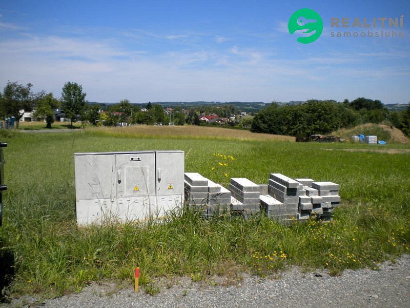 Prodej stavebního pozemku 1 685 m² – fotografie 2