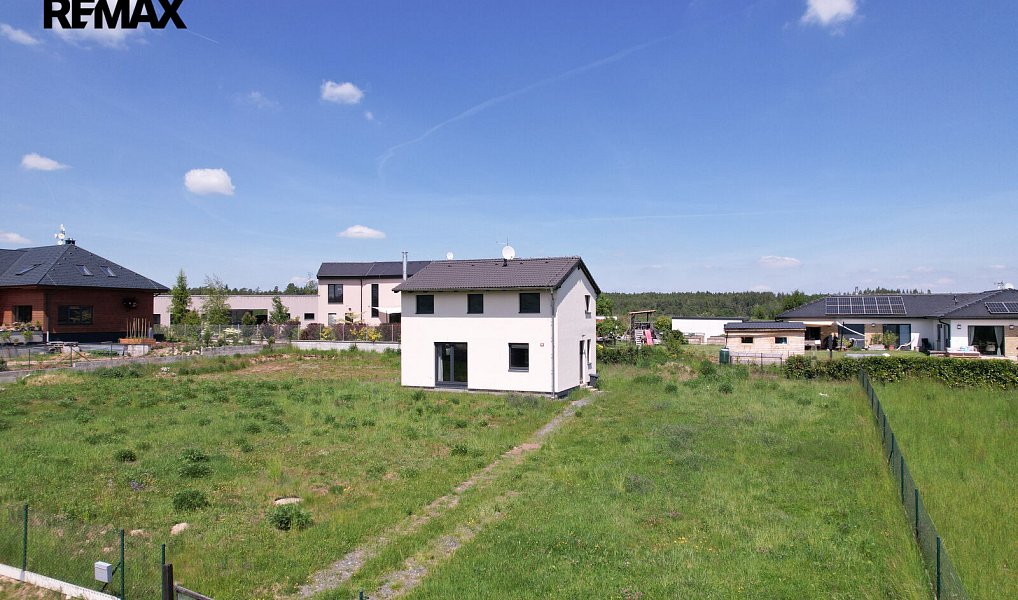 Prodej domu 127 m² s pozemkem 1 508 m², Jevany – náhled fotky 2