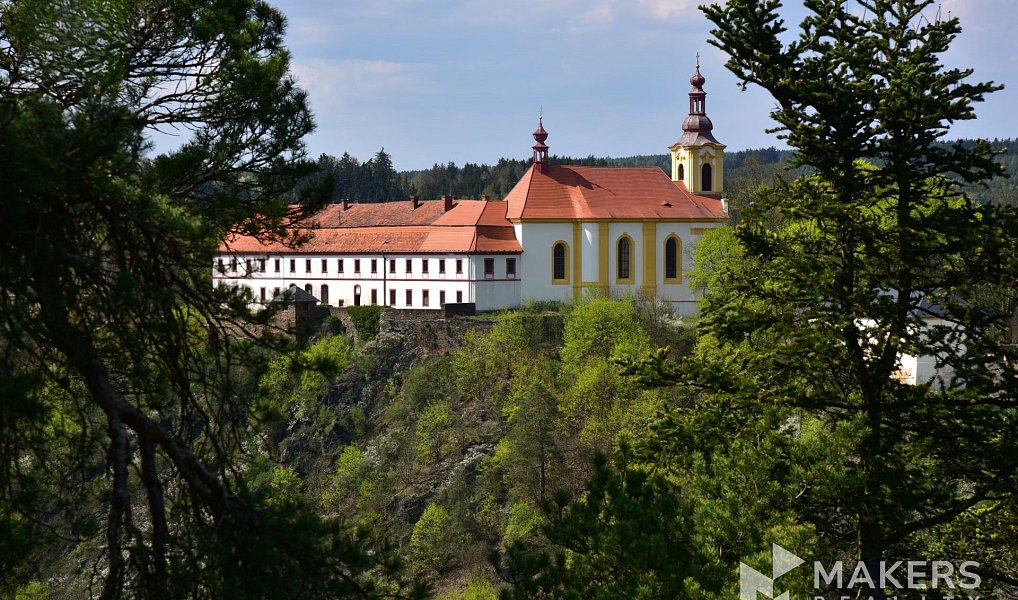 Prodej ubytovacího objektu 2 100 m², Manětín – náhled fotky 4