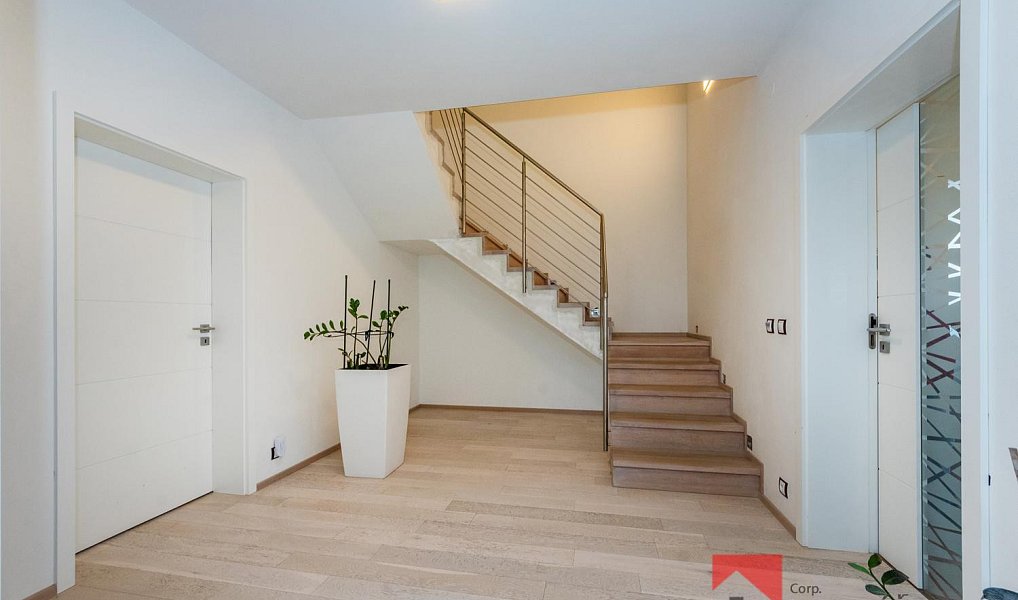 Prodej domu 346 m² s pozemkem 2 669 m², Újezd – náhled fotky 13