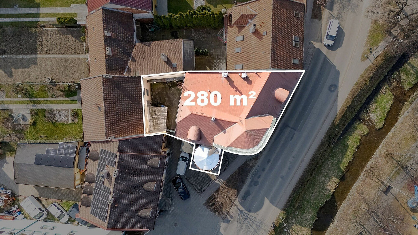 Prodej obchodních prostor 440 m² – fotografie 2