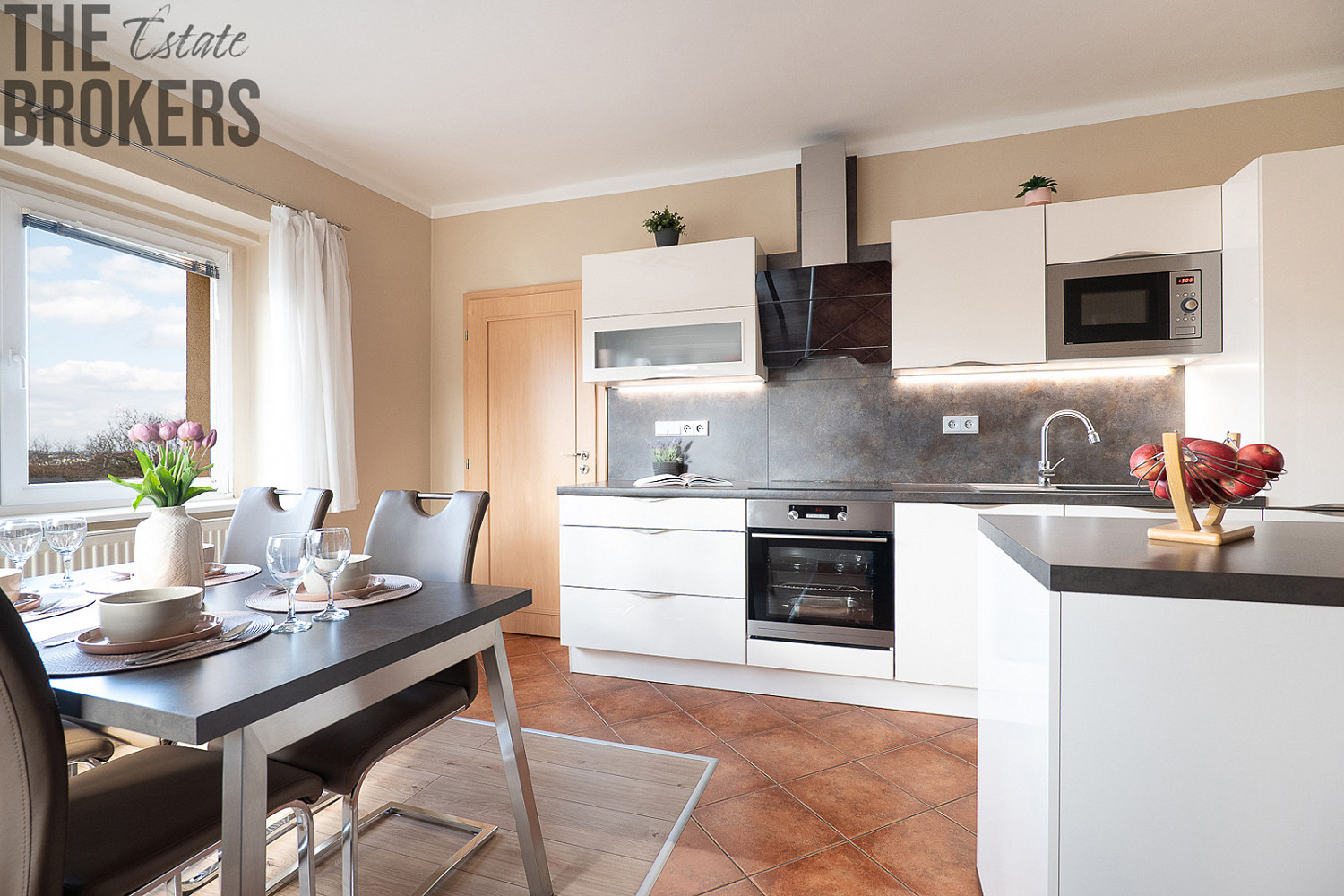 Prodej domu 172 m² s pozemkem 678 m² – fotografie 3