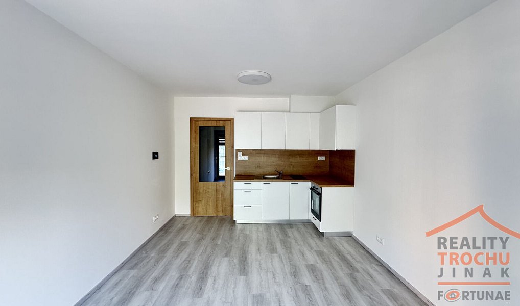 Pronájem bytu 1+kk 27 m², Hradec Králové – náhled fotky 5