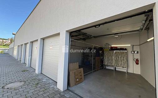 Garáž v centru Luhačovic, Masarykova, Luhačovice, okres Zlín