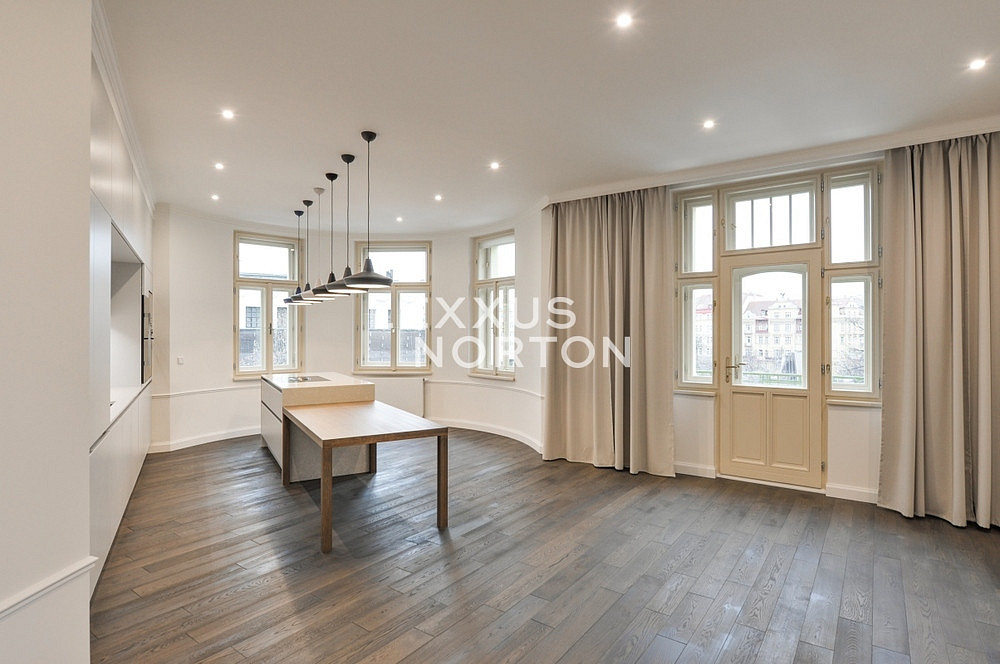 Pronájem bytu 4+kk 167 m² — photo 3