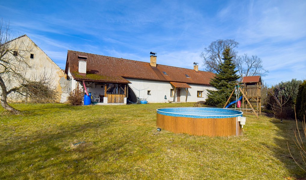 Prodej domu 206 m² s pozemkem 1 607 m², Újezdec – náhled fotky 15
