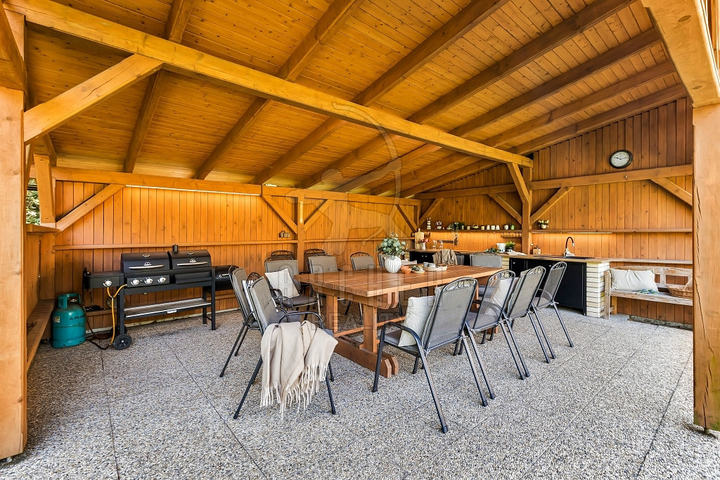 Prodej domu 223 m² s pozemkem 2 579 m² – fotografie 2