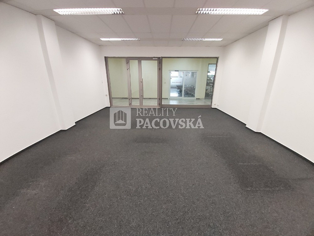 Pronájem kanceláře 62 m² – fotografie 2