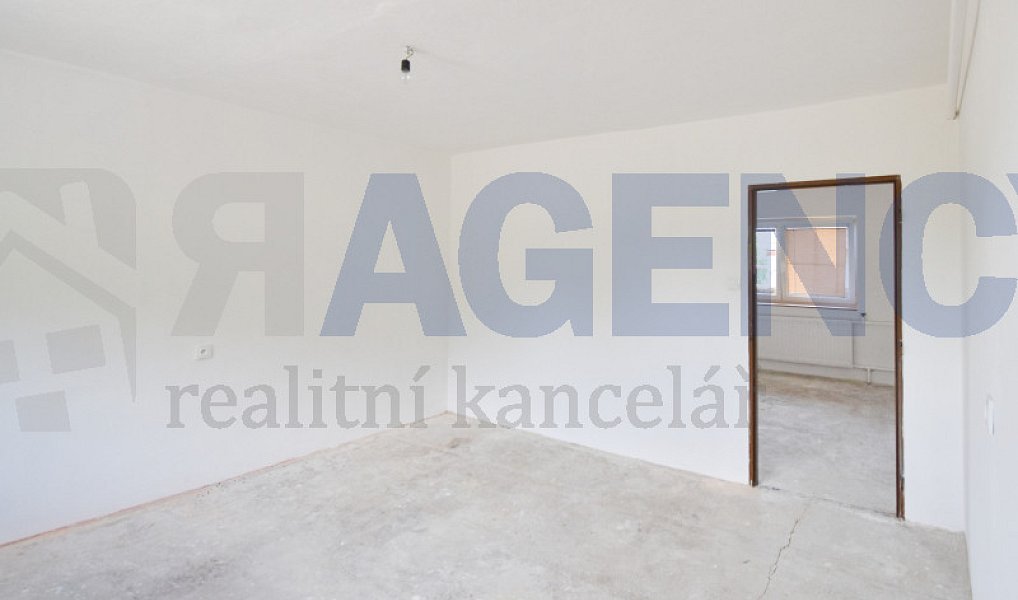 Prodej domu 415 m² s pozemkem 981 m², Semanín – náhled fotky 7