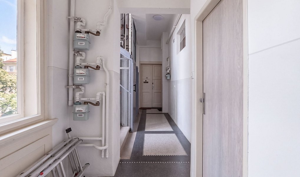 Pronájem bytu 2+kk 57 m², Praha – náhled fotky 27