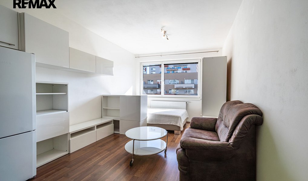 Prodej bytu 1+kk 29 m², Praha – náhled fotky 10