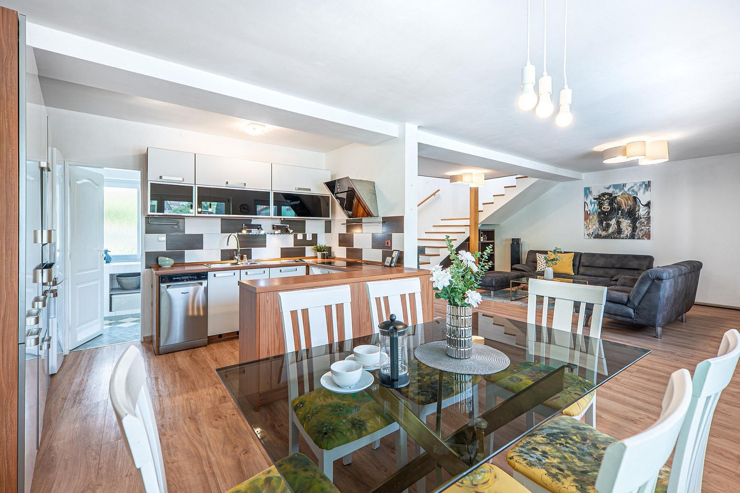 Prodej domu 319 m² s pozemkem 300 m² – fotografie 2