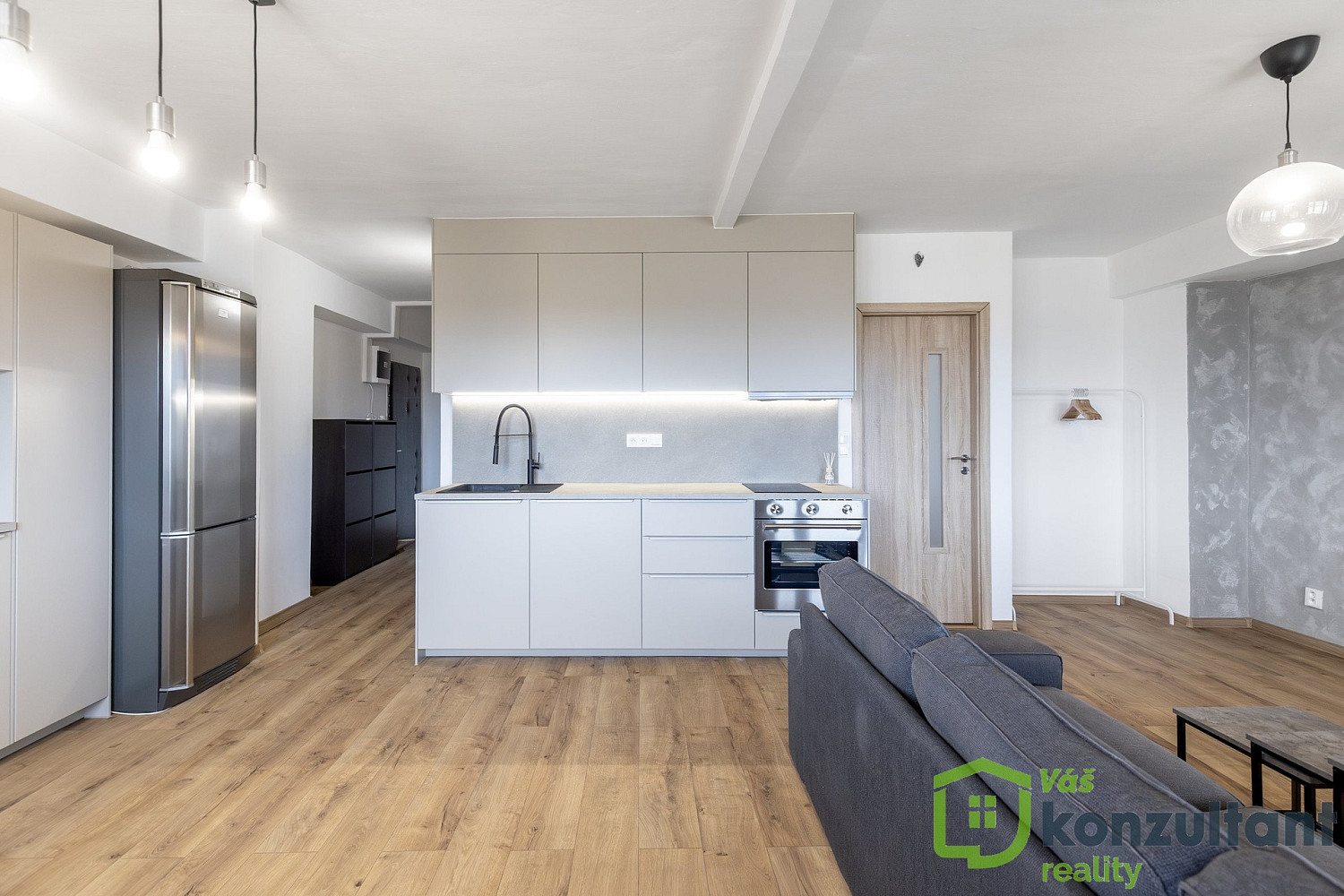 2+kk Apartment in Frýdek-Místek, Sídliště Anenská, Místek - View 3