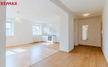 Pronájem bytu 2+kk 63 m², 28. pluku, Praha 10 - Vršovice