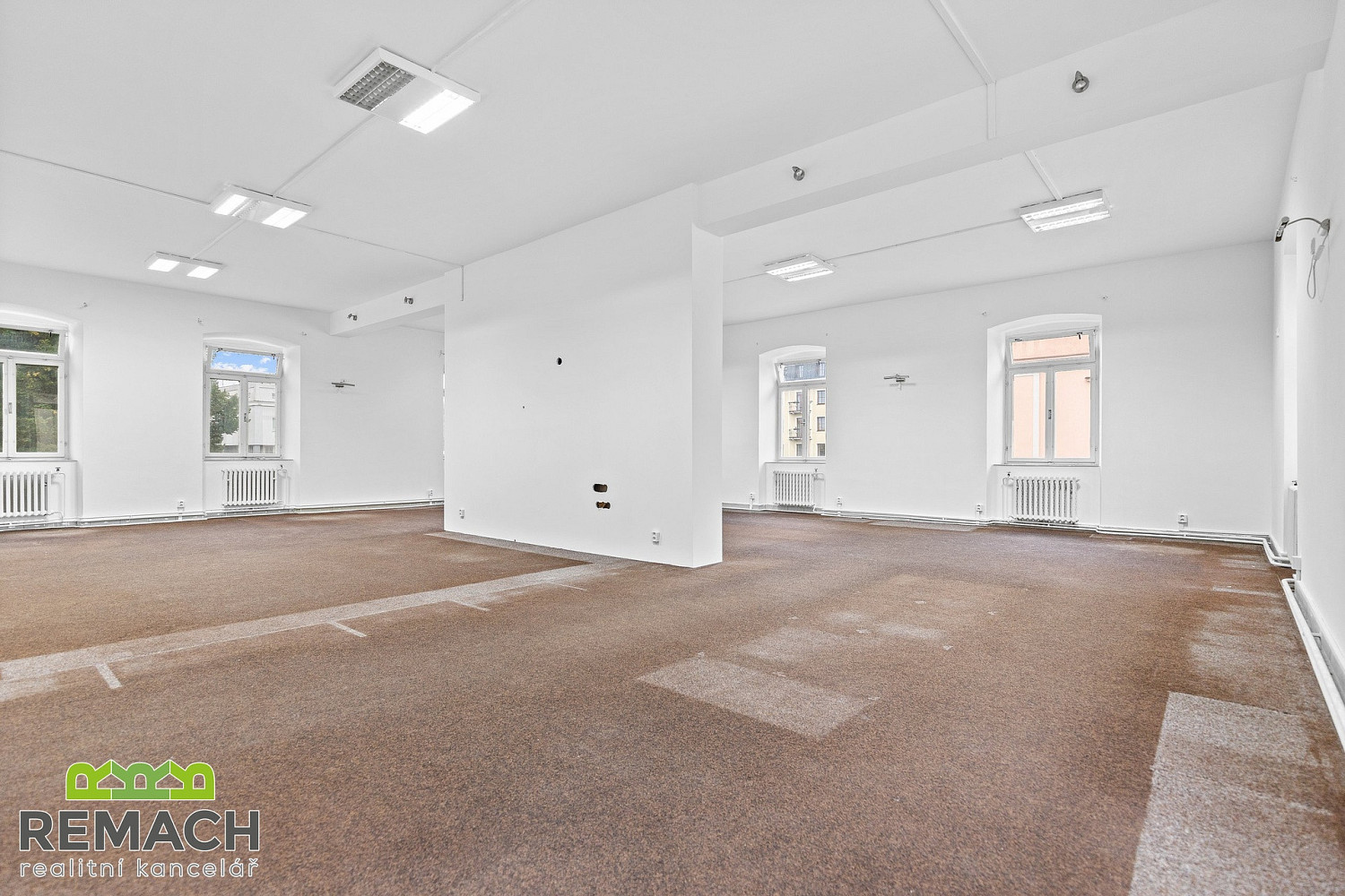 Pronájem obchodních prostor 110 m² – fotografie 3