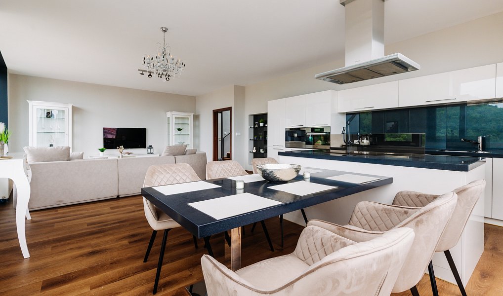 Prodej bytu 4+kk 155 m², Karlovy Vary – náhled fotky 5