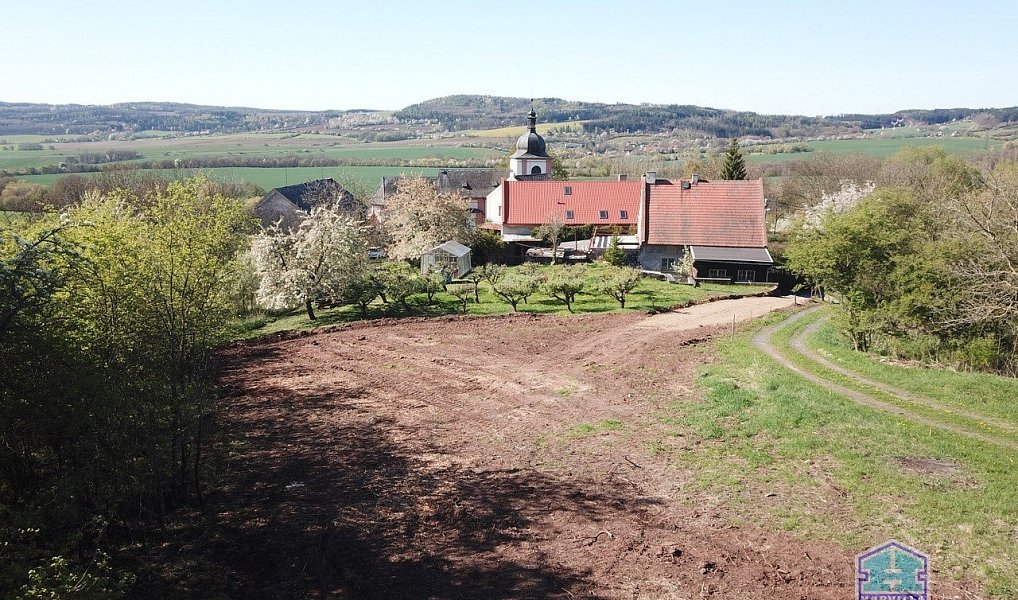 Prodej stavebního pozemku 2 955 m², Valeč – náhled fotky 14