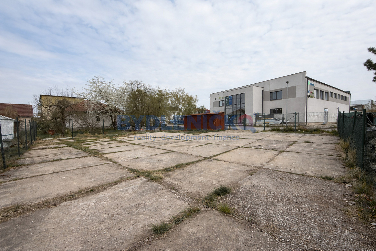 Pronájem komerčního objektu (jiného typu) 357 m² – fotografie 3