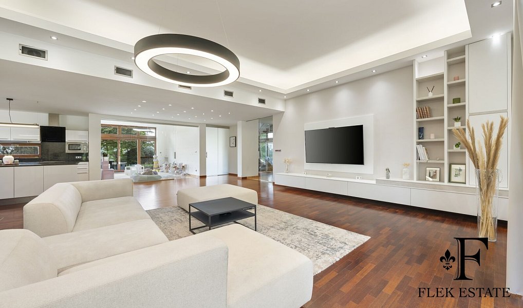Prodej domu 371 m² s pozemkem 2 392 m², Medlov – náhled fotky 10
