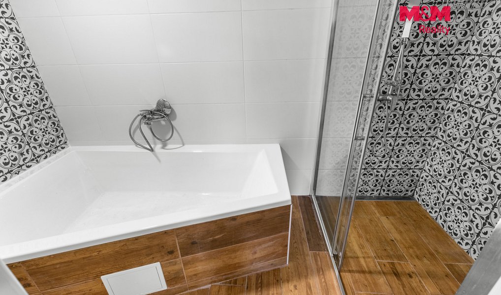 Prodej domu 288 m² s pozemkem 584 m², Peruc – náhled fotky 11
