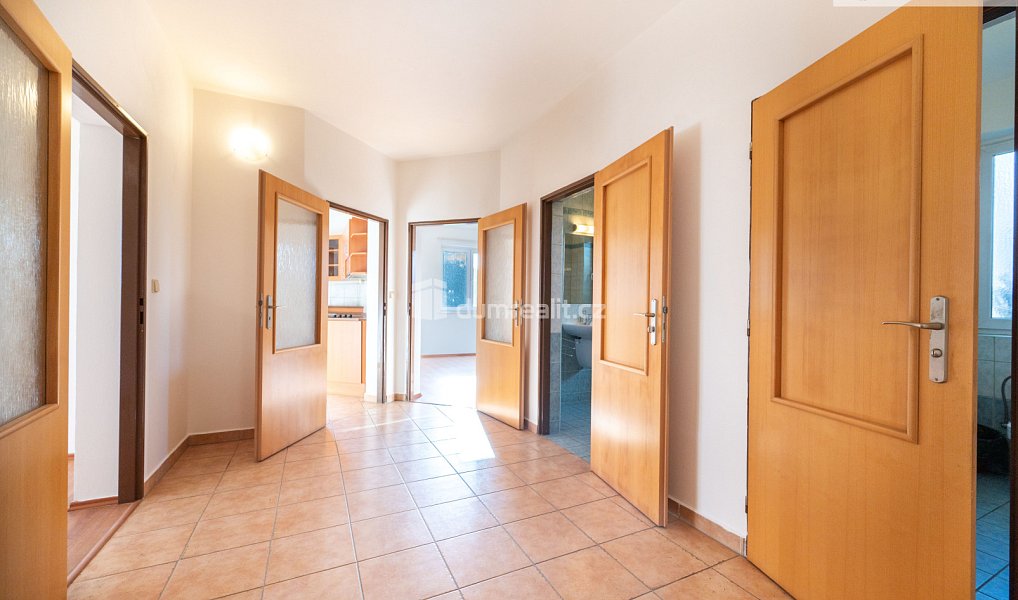 Prodej domu 253 m² s pozemkem 2 075 m², Dolní Třebonín – náhled fotky 4