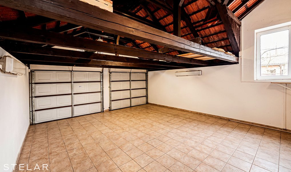 Prodej domu 512 m² s pozemkem 973 m², Jesenice – náhled fotky 18