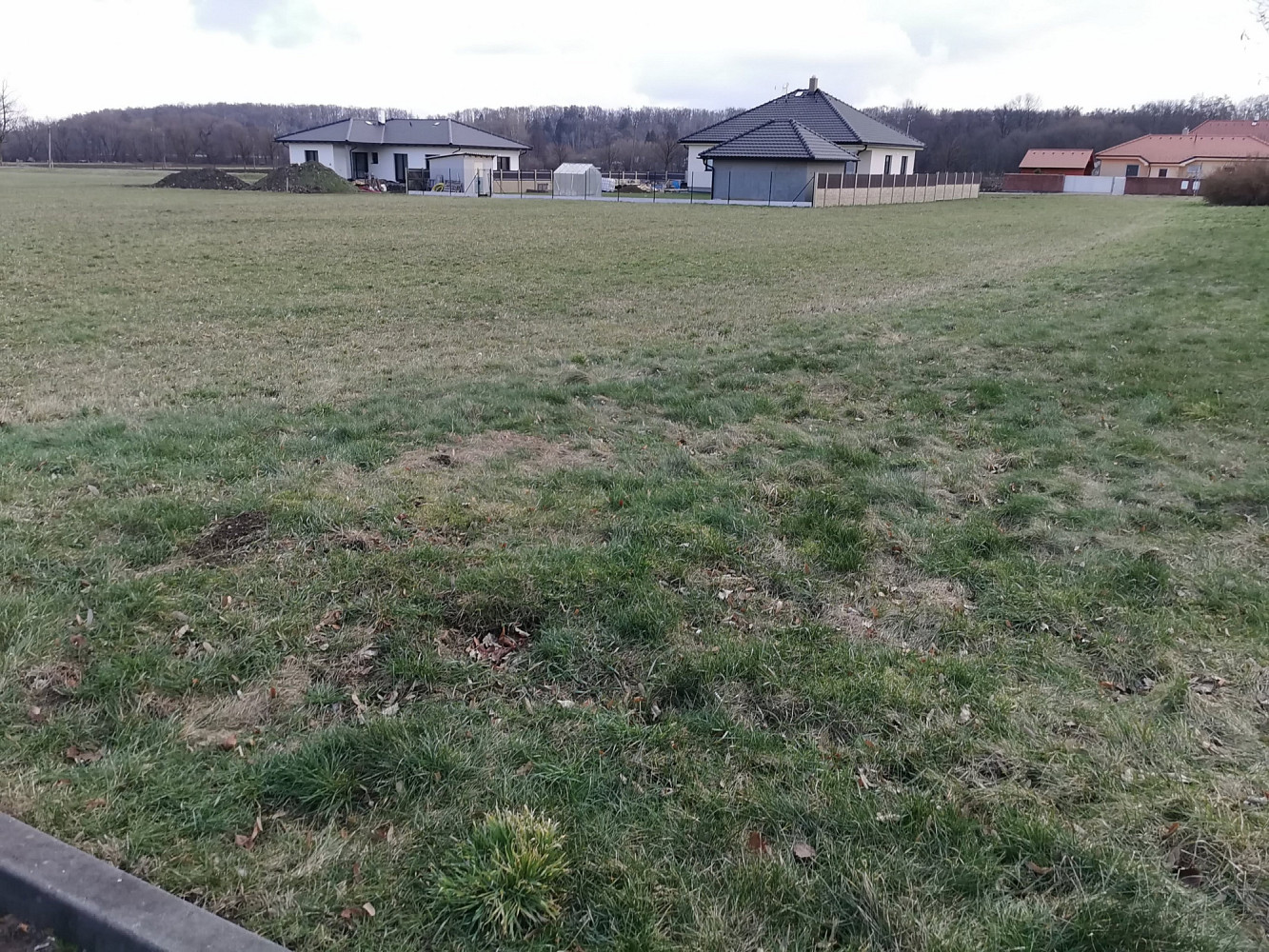 Prodej stavebního pozemku 5 840 m² – fotografie 2