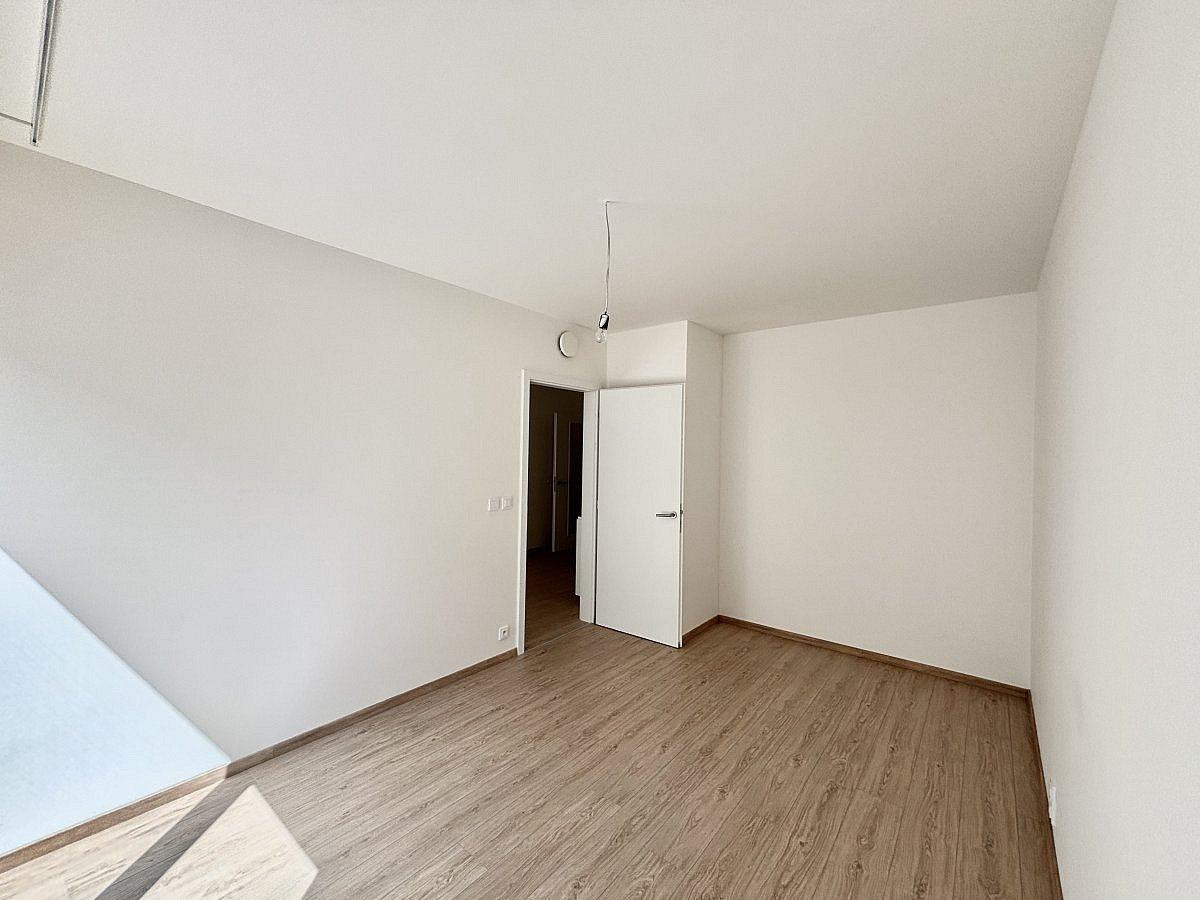 Pronájem bytu 2+kk 55 m² – pohled 3