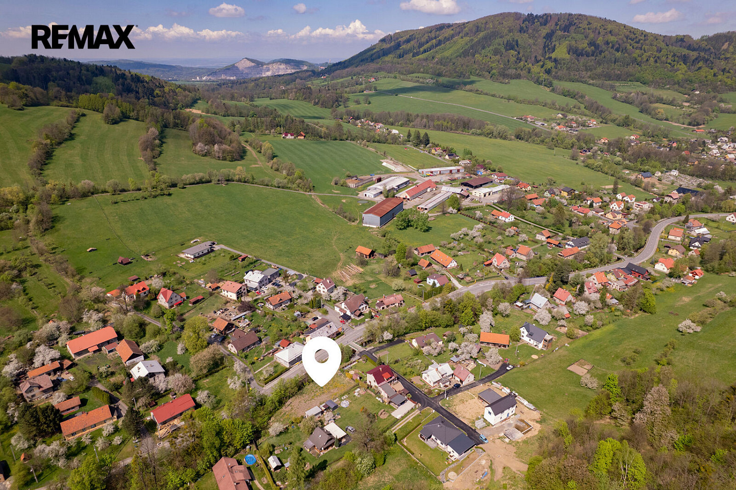 Prodej stavebního pozemku 1 053 m²