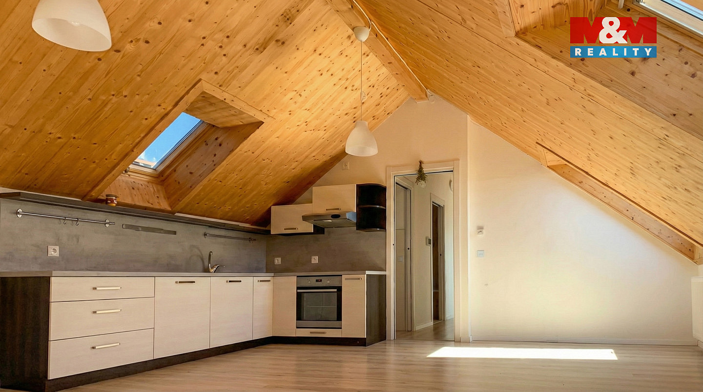 Prodej nájemního domu, činžáku 254 m² — photo 3