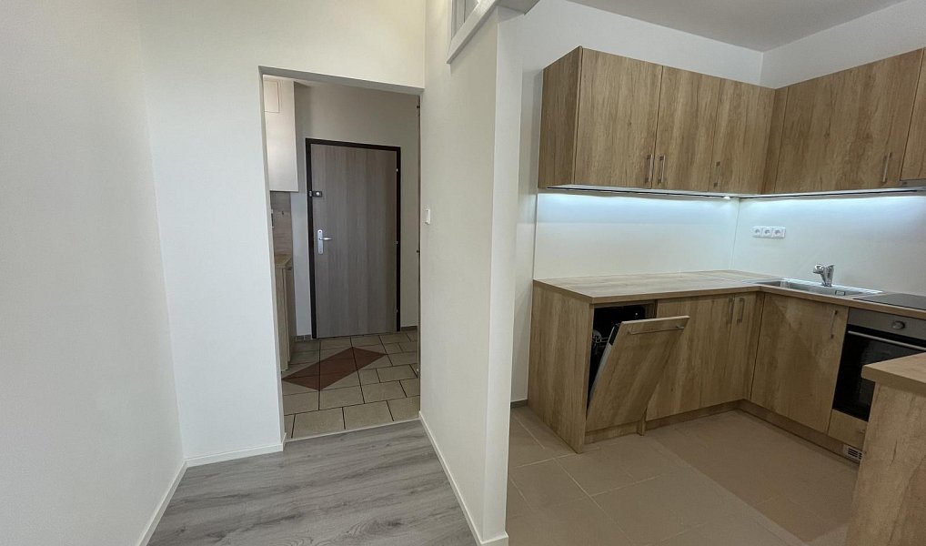 Pronájem bytu 2+1 45 m², Hradecká, Česká Lípa