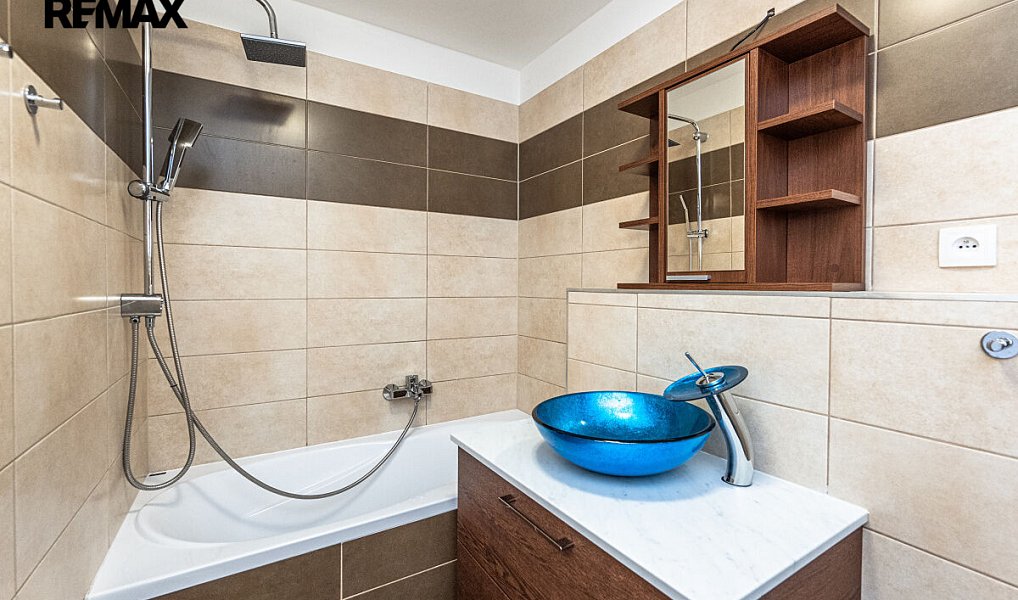 Pronájem bytu 1+kk 32 m², Hostivice – náhled fotky 12