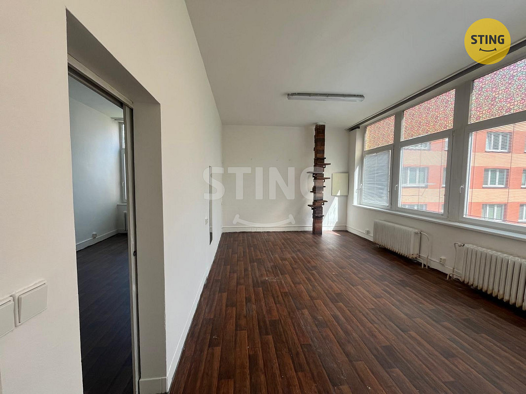 Pronájem kanceláře 76 m² – fotografie 5