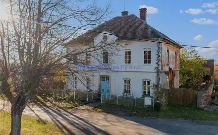 Prodej domu 227 m² s pozemkem 2 131 m², Babice, okres Hradec Králové