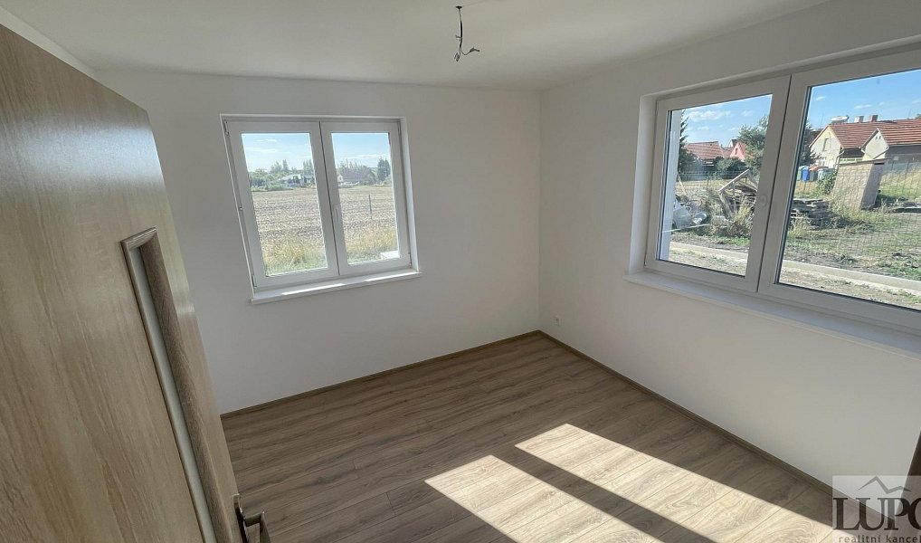 Prodej domu 128 m² s pozemkem 400 m², Postřižín – náhled fotky 9