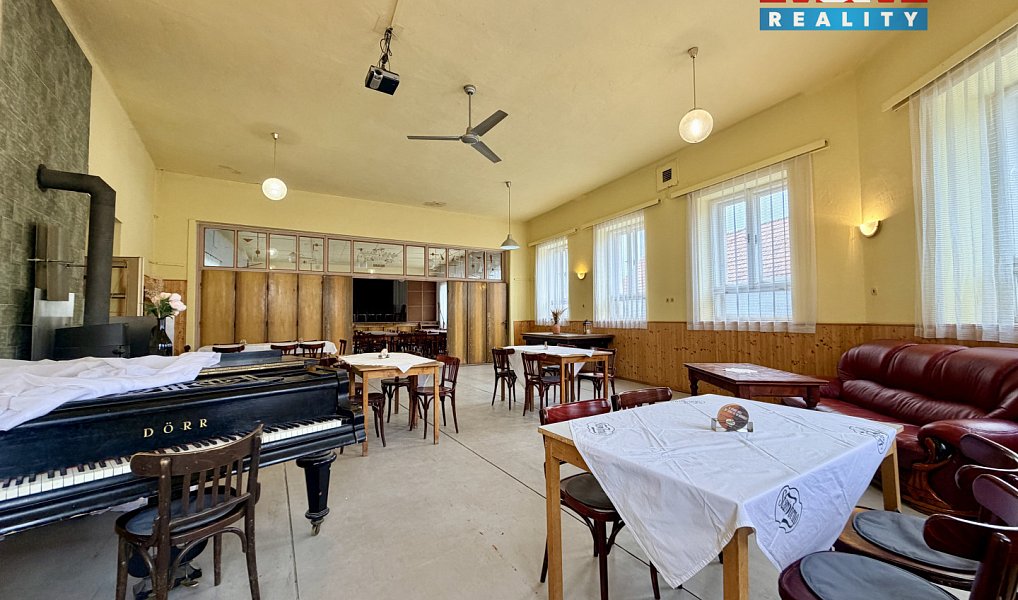 Prodej restaurace 380 m², Ivančice – náhled fotky 2