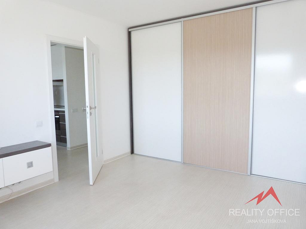 Pronájem bytu 1+1 36 m² – fotografie 4