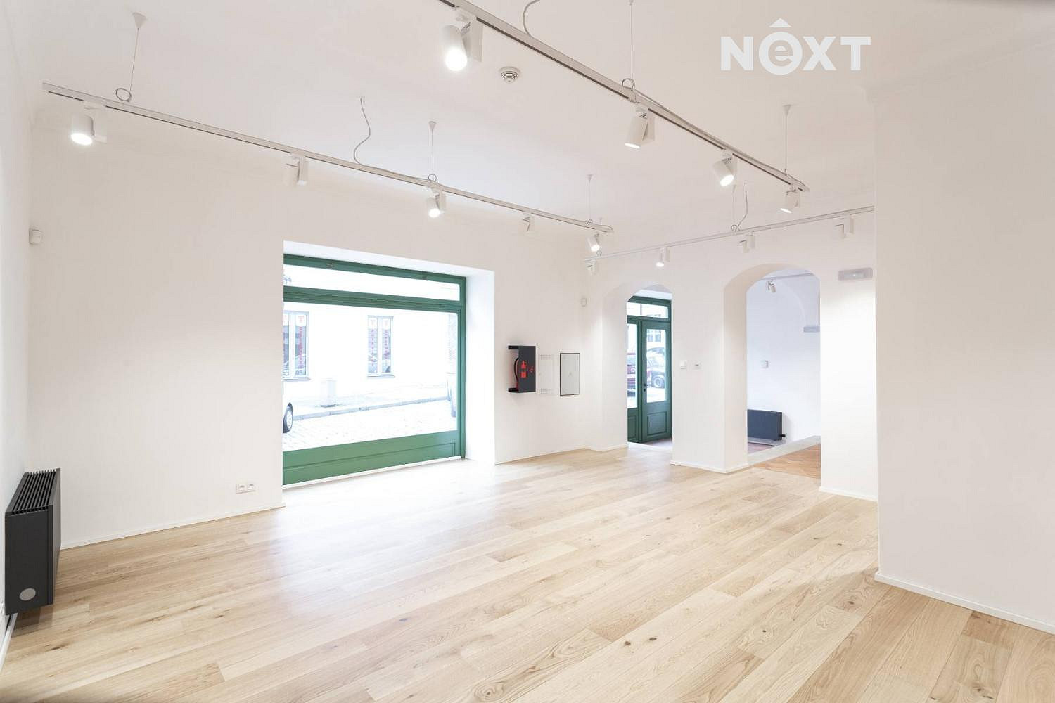 Pronájem obchodních prostor 98 m² — photo 2