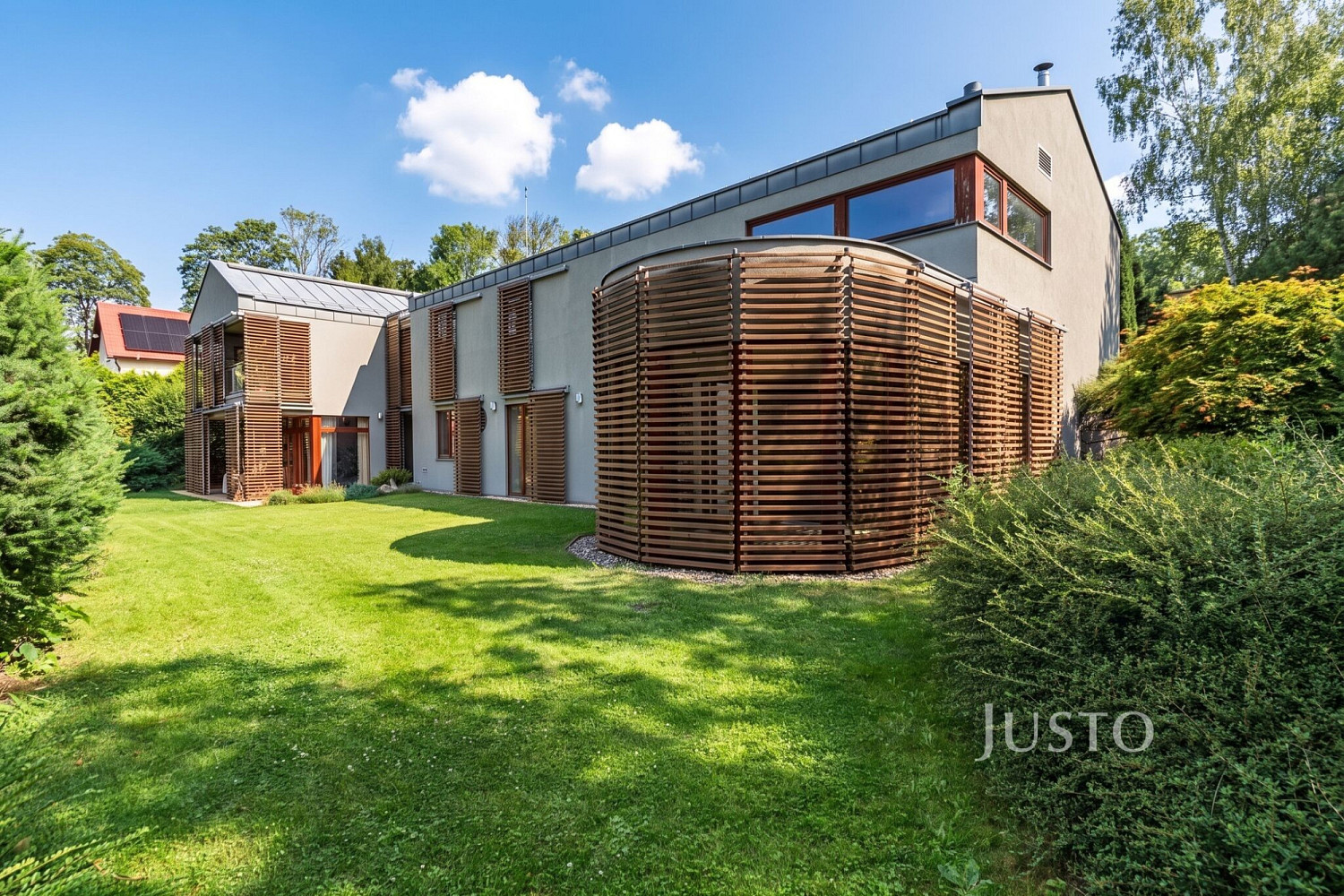Prodej domu 456 m² s pozemkem 1 300 m²